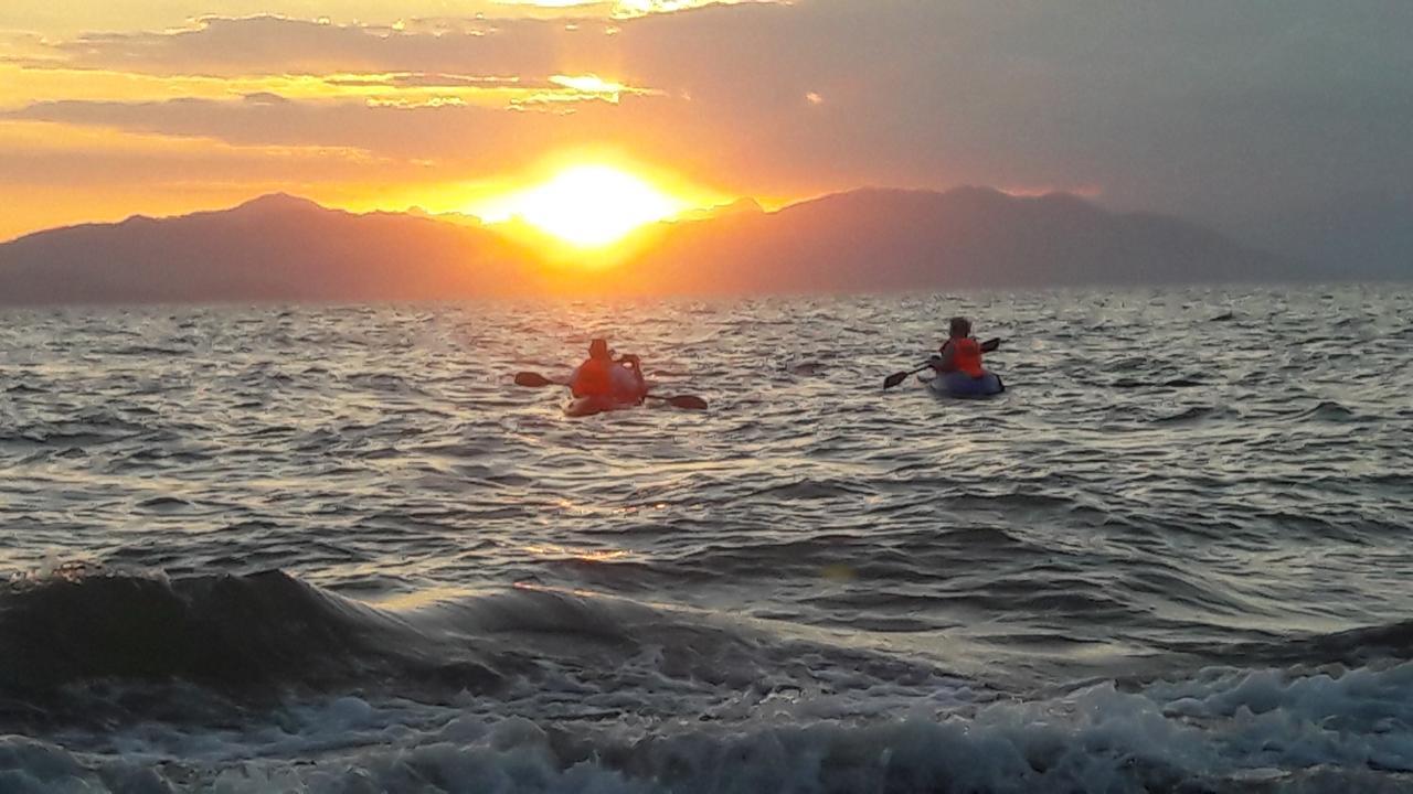 Atardecer Porteno Puntarenas Esterno foto